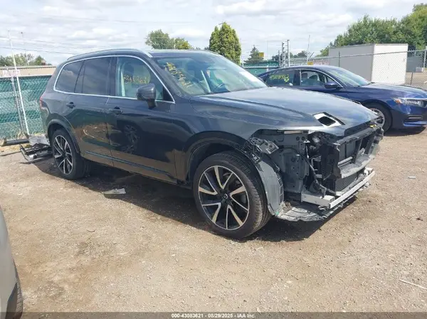 YV4A22PK8M1671141 2021 VOLVO XC90 - Image 1