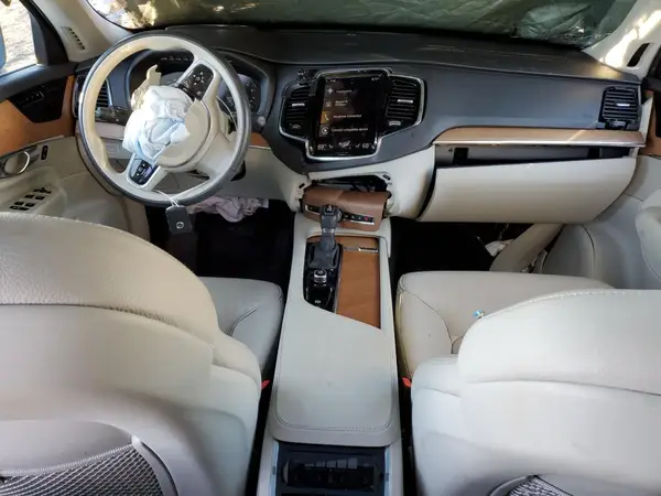 YV4A22PK8N1798568 2022 VOLVO XC90 - Image 8