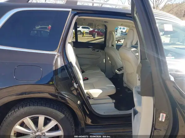 YV4A22PK9G1034005 2016 VOLVO XC90 - Image 8
