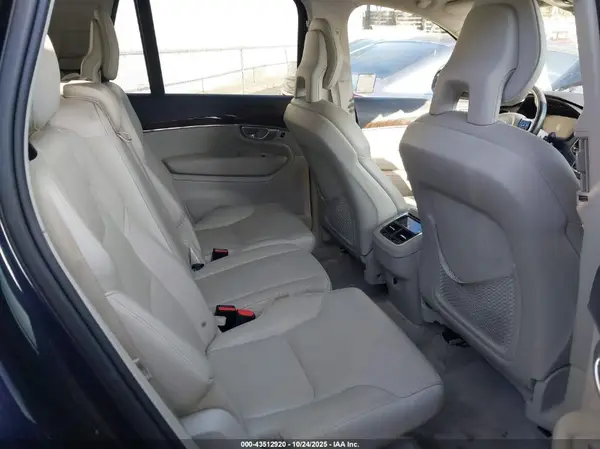 YV4A22PK9G1041469 2016 VOLVO XC90 - Image 8