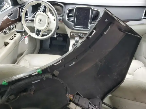 YV4A22PK9G1069319 2016 VOLVO XC90 - Image 8