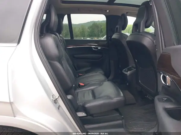 YV4A22PK9G1070826 2016 VOLVO XC90 - Image 8