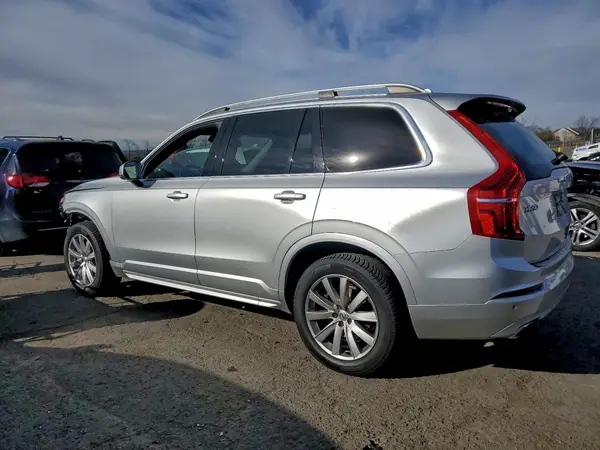 YV4A22PK9G1092597 2016 VOLVO XC90 - Image 2