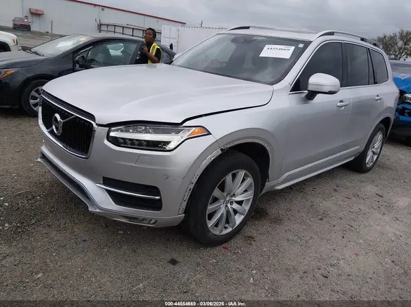 YV4A22PK9G1094737 2016 VOLVO XC90 - Image 2