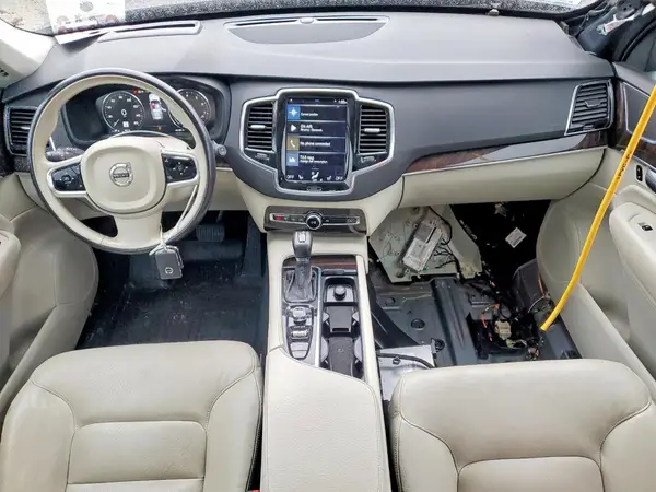 YV4A22PK9H1124773 2017 VOLVO XC90 - Image 8