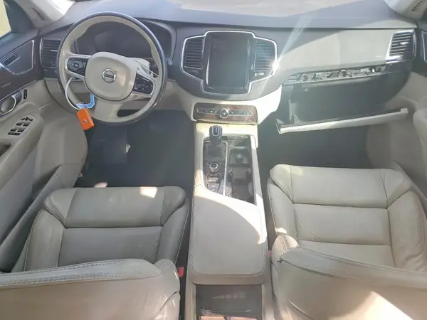 YV4A22PK9H1138527 2017 VOLVO XC90 - Image 8