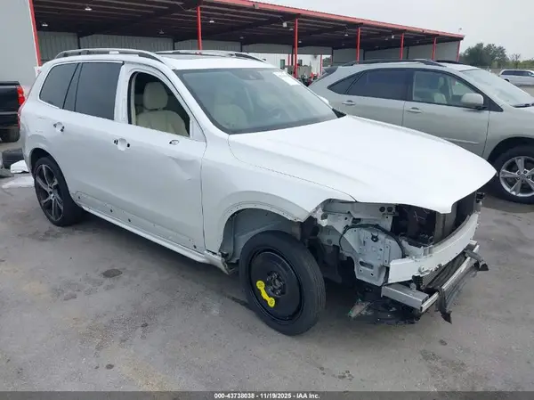 YV4A22PK9H1139872 2017 VOLVO XC90 - Image 1