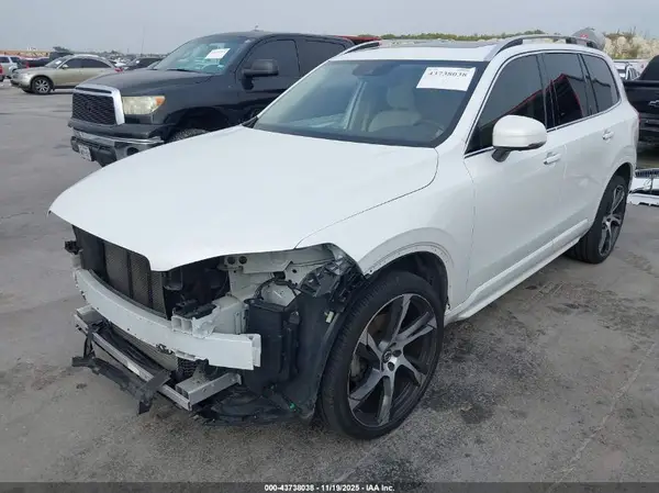 YV4A22PK9H1139872 2017 VOLVO XC90 - Image 2