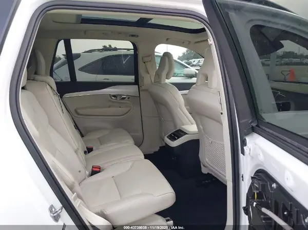 YV4A22PK9H1139872 2017 VOLVO XC90 - Image 8