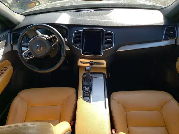 YV4A22PK9H1173195 2017 VOLVO XC90 - Image 8