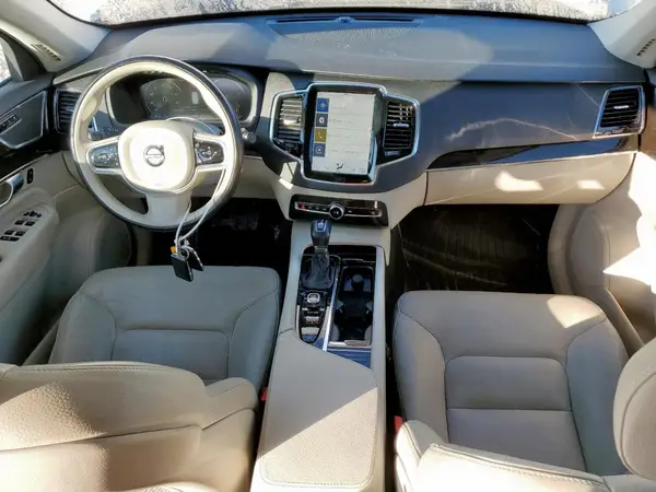 YV4A22PK9J1195994 2018 VOLVO XC90 - Image 8