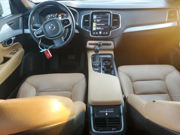 YV4A22PK9J1216391 2018 VOLVO XC90 - Image 8