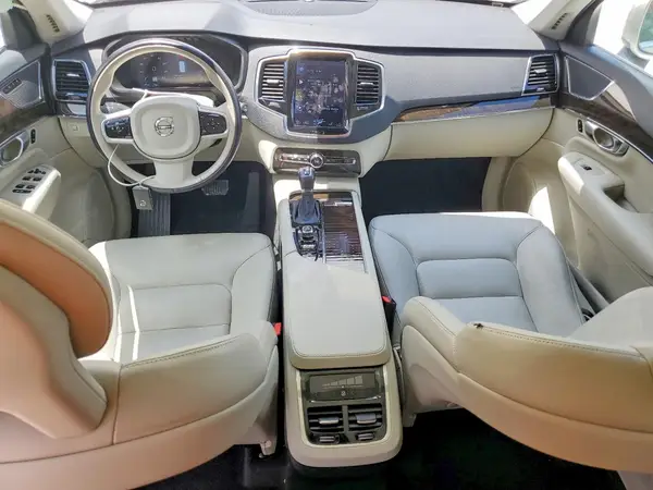 YV4A22PK9J1325322 2018 VOLVO XC90 - Image 8