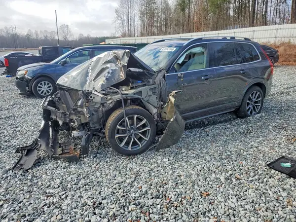 YV4A22PK9J133698 2018 VOLVO XC90 - Image 1