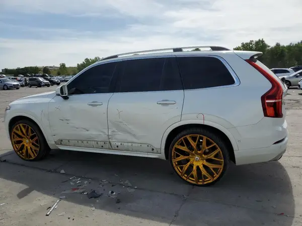 YV4A22PK9J1358272 2018 VOLVO XC90 - Image 2