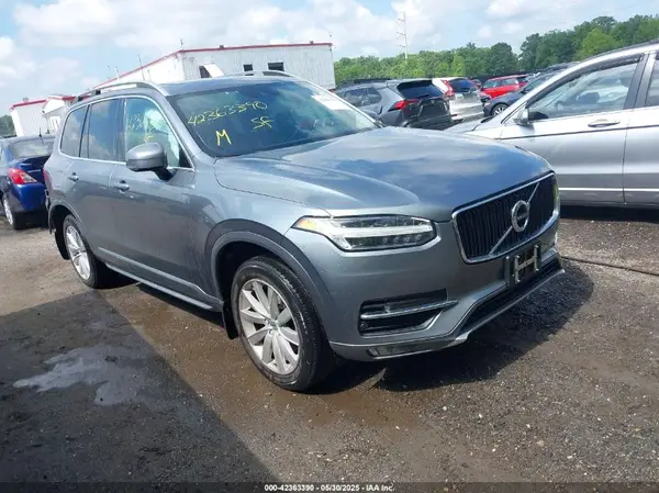 YV4A22PK9J1391398 2018 VOLVO XC90 - Image 1