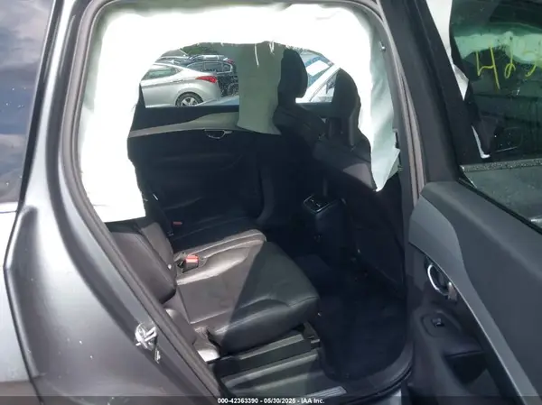 YV4A22PK9J1391398 2018 VOLVO XC90 - Image 8
