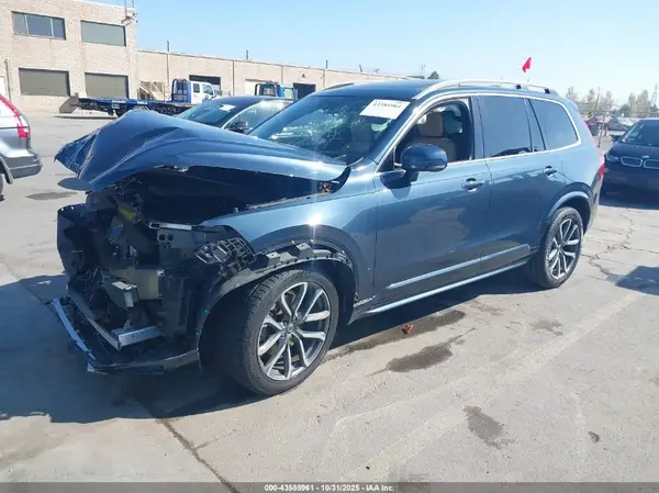 YV4A22PK9K1439077 2019 VOLVO XC90 - Image 2
