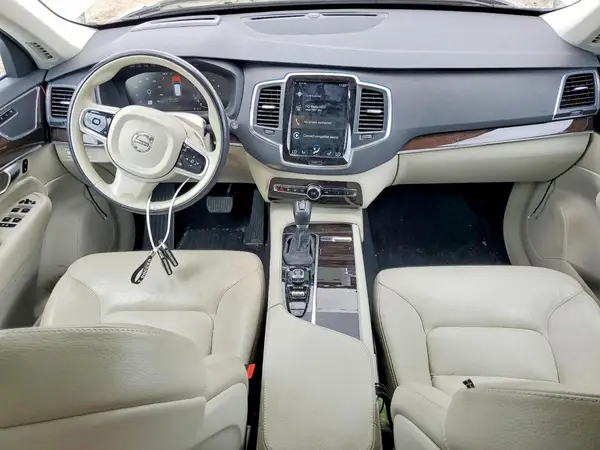 YV4A22PK9K1460916 2019 VOLVO XC90 - Image 8