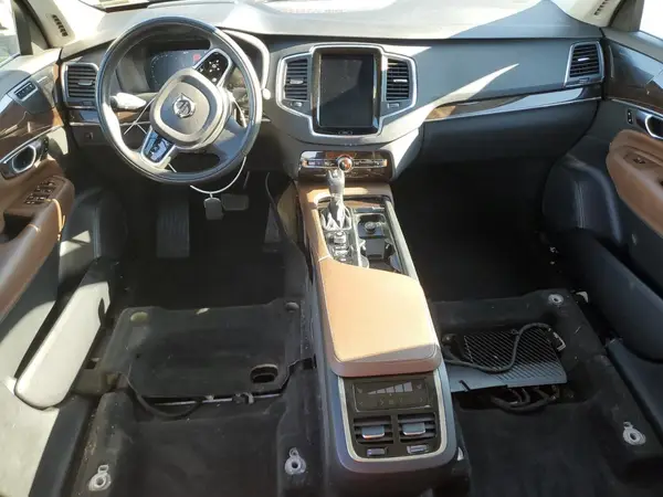 YV4A22PK9K1465579 2019 VOLVO XC90 - Image 8