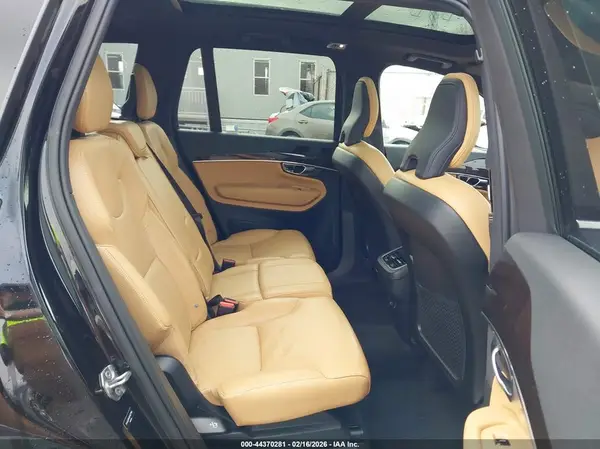 YV4A22PK9K1477148 2019 VOLVO XC90 - Image 8