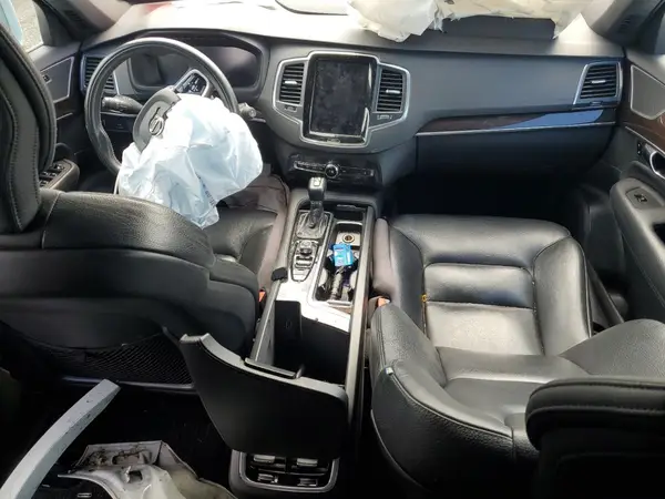 YV4A22PK9K1483063 2019 VOLVO XC90 - Image 8
