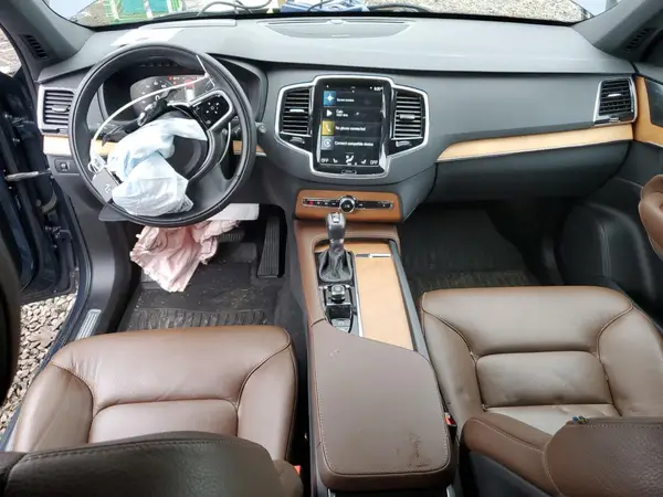 YV4A22PK9N1778765 2022 VOLVO XC90 - Image 8