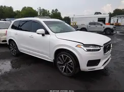 YV4A22PK9N1826121 2022 VOLVO XC90