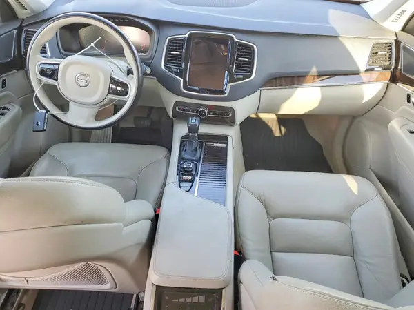 YV4A22PKXG1004172 2016 VOLVO XC90 - Image 8