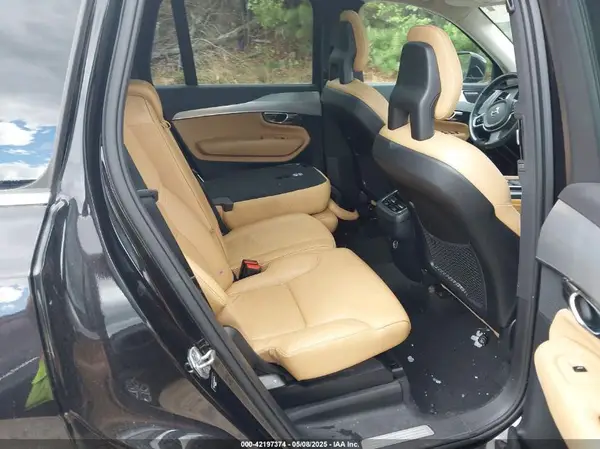 YV4A22PKXG1037401 2016 VOLVO XC90 - Image 8