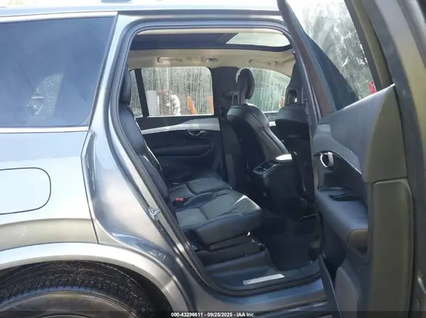YV4A22PKXH1112891 2017 VOLVO XC90 - Image 8