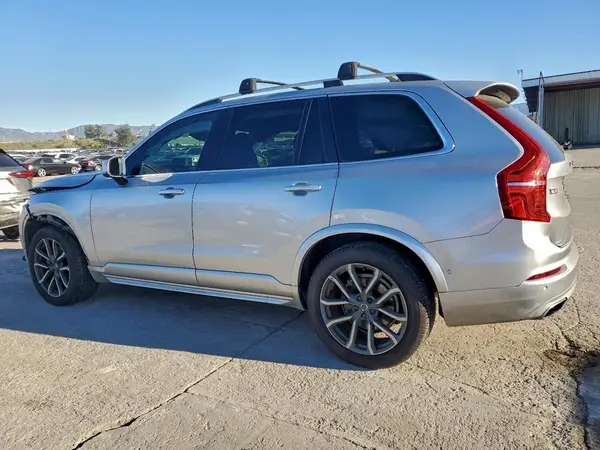 YV4A22PKXJ1198094 2018 VOLVO XC90 - Image 2