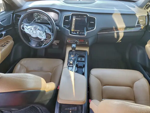 YV4A22PKXJ1198094 2018 VOLVO XC90 - Image 8