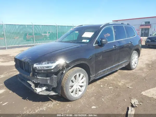 YV4A22PKXJ1325880 2018 VOLVO XC90 - Image 2