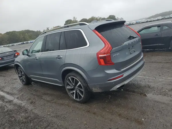 YV4A22PKXJ1327290 2018 VOLVO XC90 - Image 2
