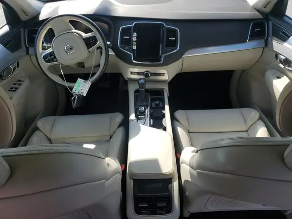 YV4A22PKXJ1332912 2018 VOLVO XC90 - Image 8