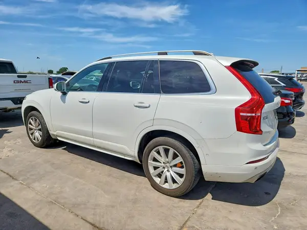 YV4A22PKXJ1333641 2018 VOLVO XC90 - Image 2