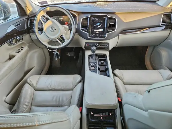 YV4A22PKXJ1338855 2018 VOLVO XC90 - Image 8