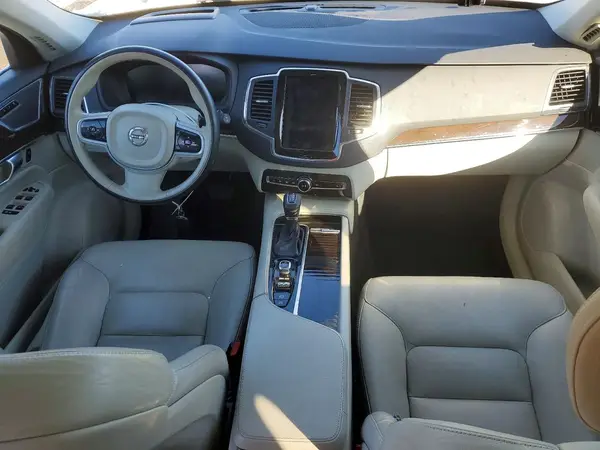 YV4A22PKXJ1368079 2018 VOLVO XC90 - Image 8