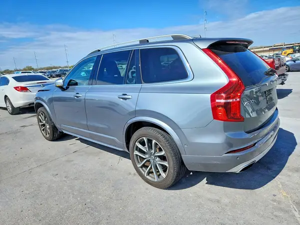 YV4A22PKXJ1375002 2018 VOLVO XC90 - Image 2