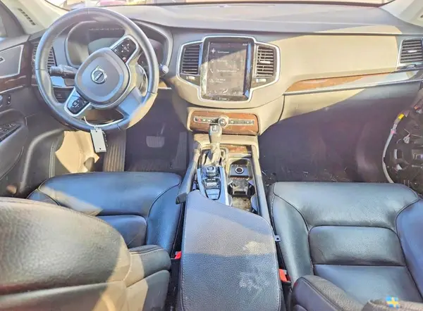 YV4A22PKXJ1378045 2018 VOLVO XC90 - Image 8
