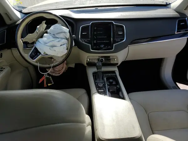 YV4A22PKXJ1390292 2018 VOLVO XC90 - Image 8