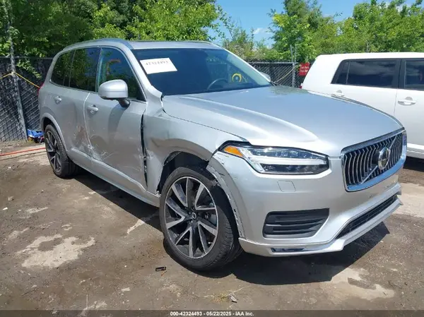 YV4A22PKXM1697255 2021 VOLVO XC90 - Image 1