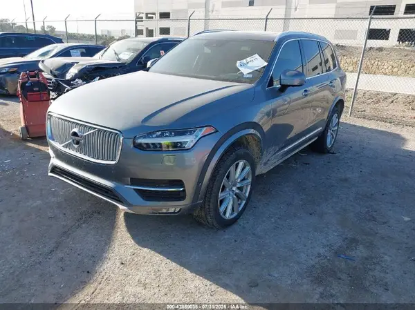 YV4A22PL0G1040834 2016 VOLVO XC90 - Image 2