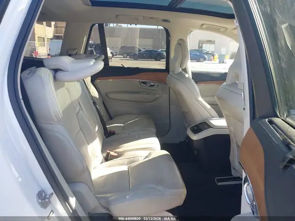YV4A22PL0G1054975 2016 VOLVO XC90 - Image 8