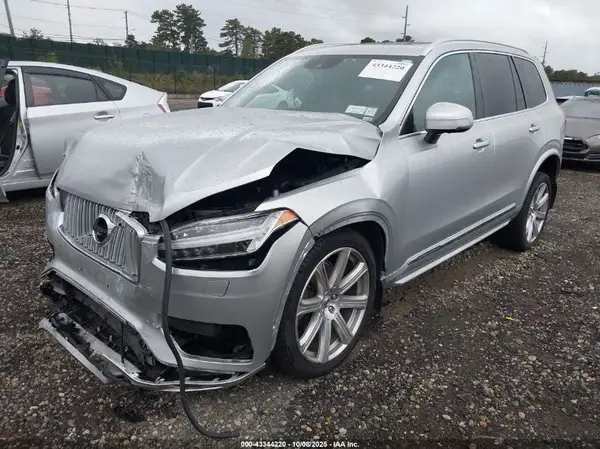 YV4A22PL0G1060484 2016 VOLVO XC90 - Image 2