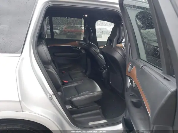 YV4A22PL0G1060484 2016 VOLVO XC90 - Image 8