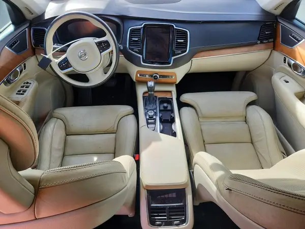 YV4A22PL0H1133886 2017 VOLVO XC90 - Image 8