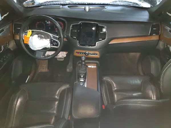 YV4A22PL0H1182067 2017 VOLVO XC90 - Image 8