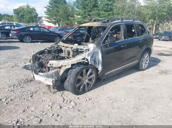 YV4A22PL0H1185065 2017 VOLVO XC90 - Image 2